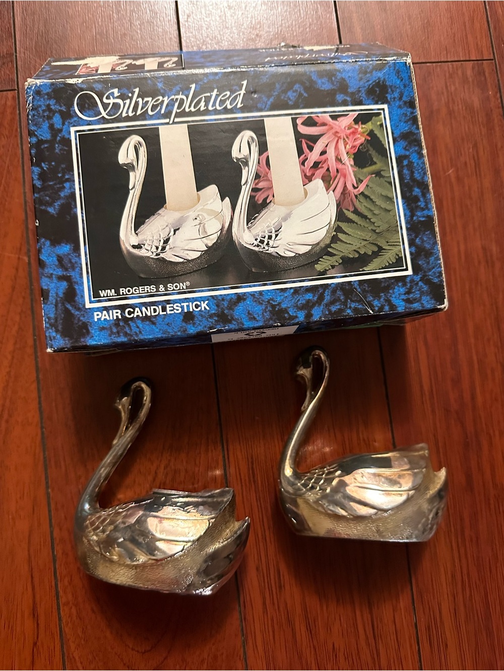Wm. Rogers & Son Silverplated Swan Candlestick Pair - Silver